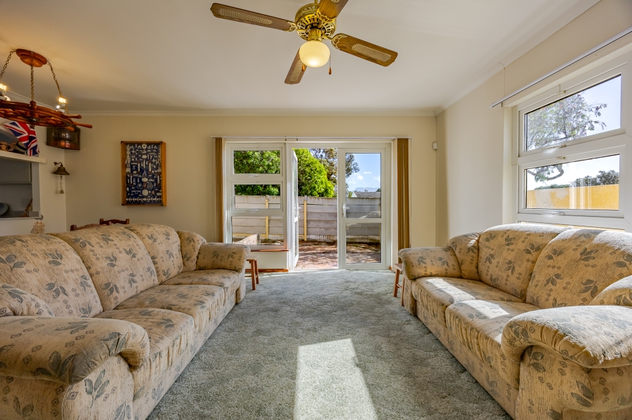 2 Bedroom Property for Sale in Lakeside Western Cape